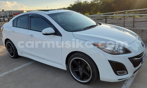 Tenga Tsaru Mazda Mazda 3 Chena Mota in Beitbridge in Matabeleland South Tenga Tsaru Mazda Mazda 3 Chena Mota in Beitbridge in Matabeleland South