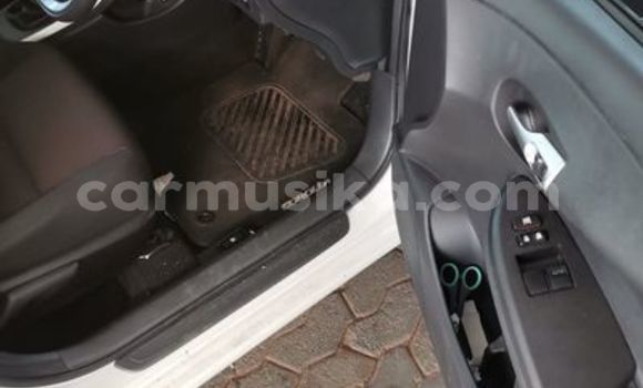 Nunua Ilio tumika Toyota Corolla Nyeupe Gari ndani ya Beitbridge nchini Matabeleland Kusini Nunua Ilio tumika Toyota Corolla Nyeupe Gari ndani ya Beitbridge nchini Matabeleland Kusini