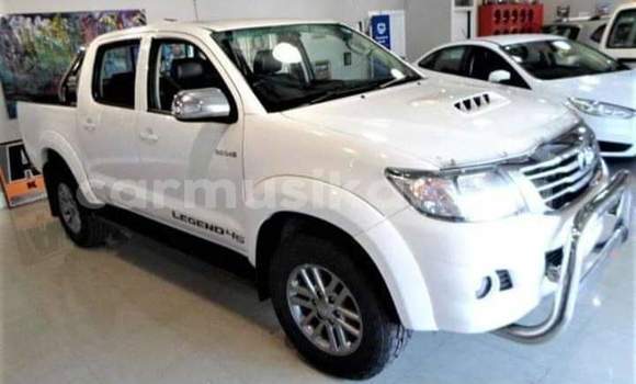 Nunua Ilio tumika Toyota Hilux Nyeupe Gari ndani ya Beitbridge nchini Matabeleland Kusini Nunua Ilio tumika Toyota Hilux Nyeupe Gari ndani ya Beitbridge nchini Matabeleland Kusini