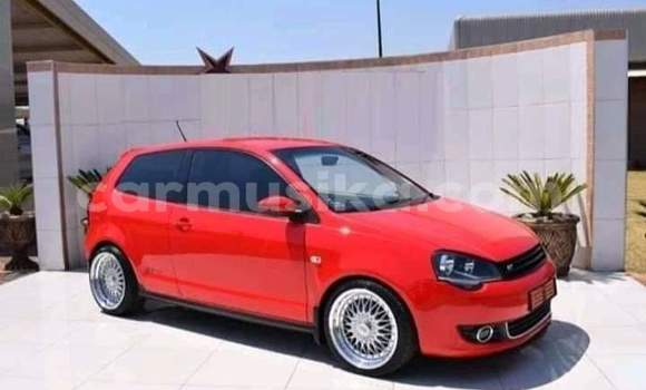Nunua Ilio tumika Volkswagen Polo Nyekundu Gari ndani ya Beitbridge nchini Matabeleland Kusini