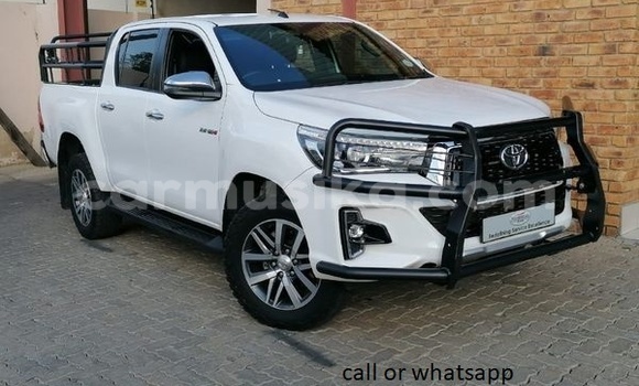 Tenga Tsaru Toyota Hilux Chena Mota in Beitbridge in Matabeleland South Tenga Tsaru Toyota Hilux Chena Mota in Beitbridge in Matabeleland South