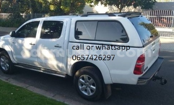 Tenga Tsaru Toyota Hilux Chena Mota in Beitbridge in Matabeleland South Tenga Tsaru Toyota Hilux Chena Mota in Beitbridge in Matabeleland South