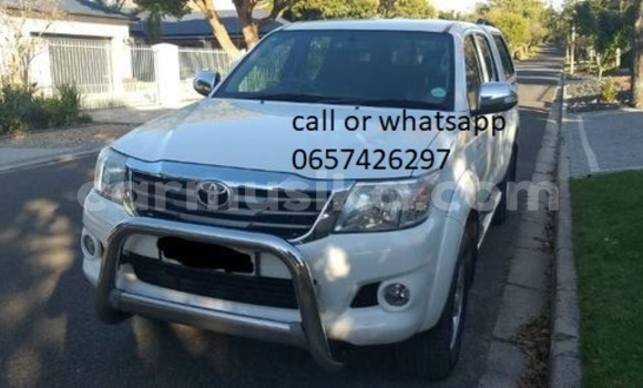 Tenga Tsaru Toyota Hilux Chena Mota in Beitbridge in Matabeleland South Tenga Tsaru Toyota Hilux Chena Mota in Beitbridge in Matabeleland South