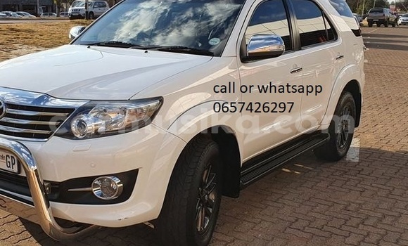 Buy Used Toyota Fortuner White Car in Beitbridge in Matabeleland South Buy Used Toyota Fortuner White Car in Beitbridge in Matabeleland South