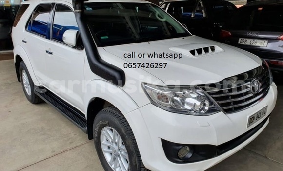 Tenga Tsaru Toyota Fortuner Chena Mota in Beitbridge in Matabeleland South