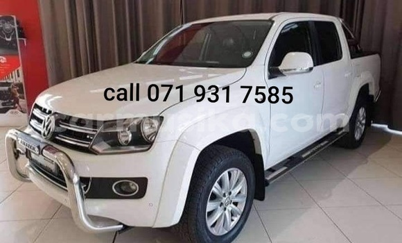 Buy Used Volkswagen Amarok White Car in Beitbridge in Matabeleland South