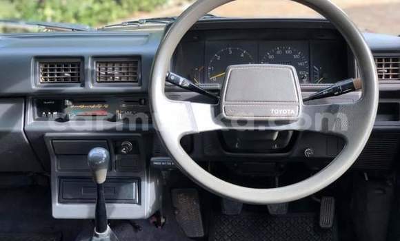 Acheter Occasion Voiture Toyota Hilux Rouge à Beitbridge, Matabeleland South Acheter Occasion Voiture Toyota Hilux Rouge à Beitbridge, Matabeleland South