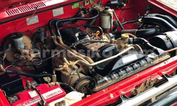 Acheter Occasion Voiture Toyota Hilux Rouge à Beitbridge, Matabeleland South Acheter Occasion Voiture Toyota Hilux Rouge à Beitbridge, Matabeleland South