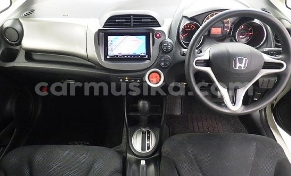 Acheter Occasion Voiture Honda Fit Blanc à Beitbridge, Matabeleland South Acheter Occasion Voiture Honda Fit Blanc à Beitbridge, Matabeleland South