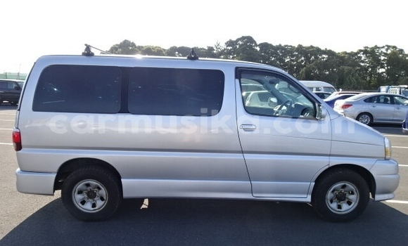 Acheter Occasion Voiture Toyota Regius Gris à Beitbridge, Matabeleland South Acheter Occasion Voiture Toyota Regius Gris à Beitbridge, Matabeleland South