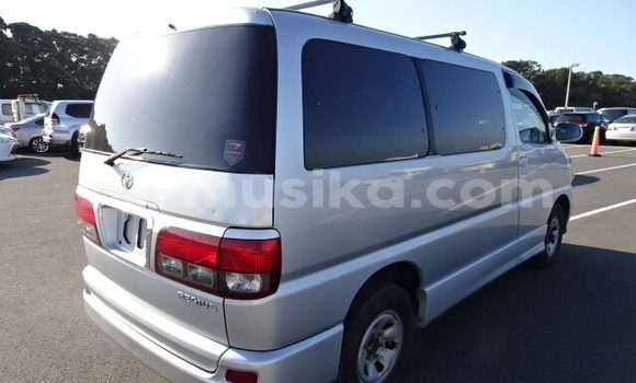 Acheter Occasion Voiture Toyota Regius Gris à Beitbridge, Matabeleland South Acheter Occasion Voiture Toyota Regius Gris à Beitbridge, Matabeleland South