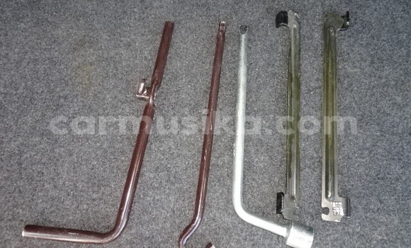 Acheter Occasion Voiture Toyota Regius Gris à Beitbridge, Matabeleland South Acheter Occasion Voiture Toyota Regius Gris à Beitbridge, Matabeleland South