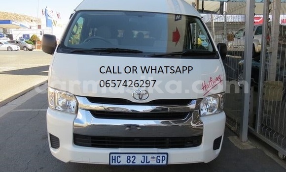 Buy Used Toyota Hiace White Car in Beitbridge in Matabeleland South Buy Used Toyota Hiace White Car in Beitbridge in Matabeleland South