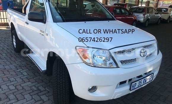 Nunua Ilio tumika Toyota Hilux Nyeupe Gari ndani ya Beitbridge nchini Matabeleland Kusini Nunua Ilio tumika Toyota Hilux Nyeupe Gari ndani ya Beitbridge nchini Matabeleland Kusini
