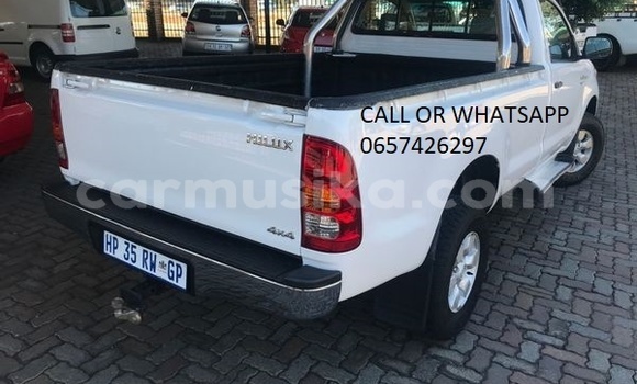Nunua Ilio tumika Toyota Hilux Nyeupe Gari ndani ya Beitbridge nchini Matabeleland Kusini Nunua Ilio tumika Toyota Hilux Nyeupe Gari ndani ya Beitbridge nchini Matabeleland Kusini