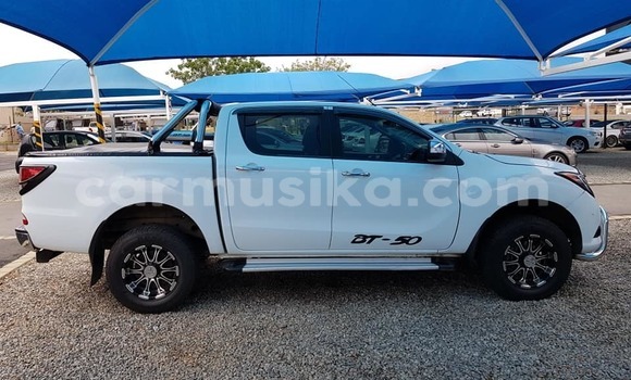 Tenga Tsaru Mazda BT-50 Chena Mota in Beitbridge in Matabeleland South Tenga Tsaru Mazda BT-50 Chena Mota in Beitbridge in Matabeleland South