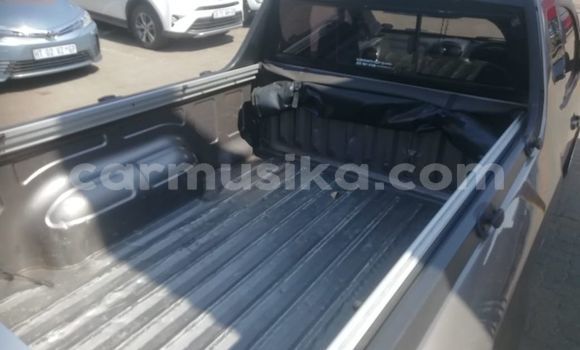 Buy Used Chevrolet S-10 Pickup Beige Car in Beitbridge in Matabeleland South Buy Used Chevrolet S-10 Pickup Beige Car in Beitbridge in Matabeleland South