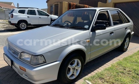 Acheter Occasion Voiture Mazda 323 Gris à Beitbridge, Matabeleland South Acheter Occasion Voiture Mazda 323 Gris à Beitbridge, Matabeleland South