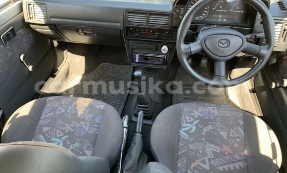 Acheter Occasion Voiture Mazda 323 Gris à Beitbridge, Matabeleland South Acheter Occasion Voiture Mazda 323 Gris à Beitbridge, Matabeleland South