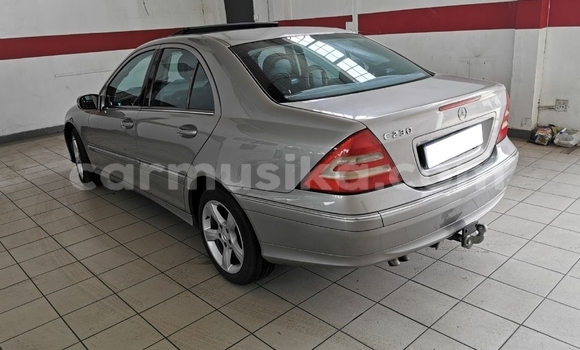 Acheter Occasion Voiture Mercedes‒Benz C–Class Gris à Beitbridge, Matabeleland South Acheter Occasion Voiture Mercedes‒Benz C–Class Gris à Beitbridge, Matabeleland South