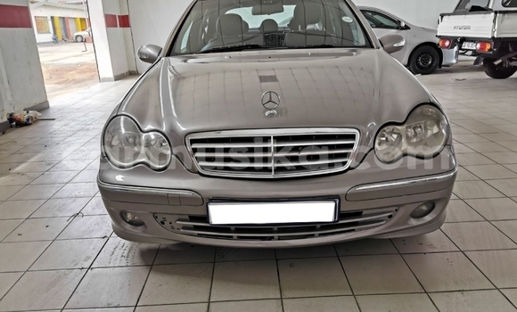 Acheter Occasion Voiture Mercedes‒Benz C–Class Gris à Beitbridge, Matabeleland South Acheter Occasion Voiture Mercedes‒Benz C–Class Gris à Beitbridge, Matabeleland South