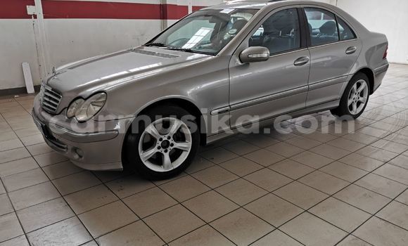 Acheter Occasion Voiture Mercedes‒Benz C–Class Gris à Beitbridge, Matabeleland South Acheter Occasion Voiture Mercedes‒Benz C–Class Gris à Beitbridge, Matabeleland South