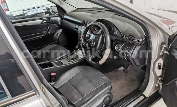 Acheter Occasion Voiture Mercedes‒Benz C–Class Gris à Beitbridge, Matabeleland South Acheter Occasion Voiture Mercedes‒Benz C–Class Gris à Beitbridge, Matabeleland South