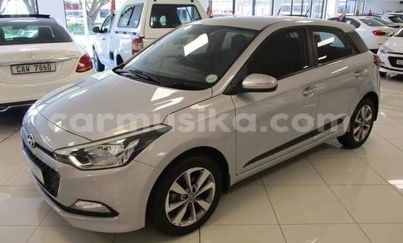 Nunua Ilio tumika Hyundai i20 Fedha Gari ndani ya Beitbridge nchini Matabeleland Kusini