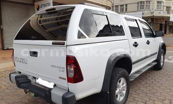 Nunua Ilio tumika Isuzu KB Nyeupe Gari ndani ya Beitbridge nchini Matabeleland Kusini Nunua Ilio tumika Isuzu KB Nyeupe Gari ndani ya Beitbridge nchini Matabeleland Kusini