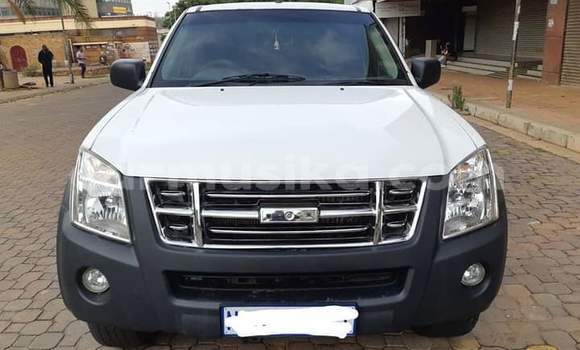 Nunua Ilio tumika Isuzu KB Nyeupe Gari ndani ya Beitbridge nchini Matabeleland Kusini Nunua Ilio tumika Isuzu KB Nyeupe Gari ndani ya Beitbridge nchini Matabeleland Kusini