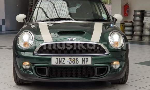 Nunua Ilio tumika MINI Cooper Kijani Gari ndani ya Beitbridge nchini Matabeleland Kusini Nunua Ilio tumika MINI Cooper Kijani Gari ndani ya Beitbridge nchini Matabeleland Kusini