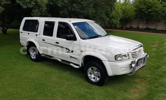 Acheter Occasion Voiture Mazda Mazda 2 Blanc à Beitbridge, Matabeleland South Acheter Occasion Voiture Mazda Mazda 2 Blanc à Beitbridge, Matabeleland South
