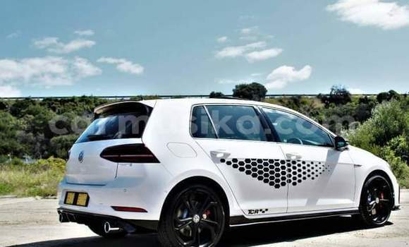 Acheter Occasion Voiture Volkswagen Golf GTI Blanc à Beitbridge, Matabeleland South Acheter Occasion Voiture Volkswagen Golf GTI Blanc à Beitbridge, Matabeleland South