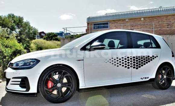 Acheter Occasion Voiture Volkswagen Golf GTI Blanc à Beitbridge, Matabeleland South Acheter Occasion Voiture Volkswagen Golf GTI Blanc à Beitbridge, Matabeleland South