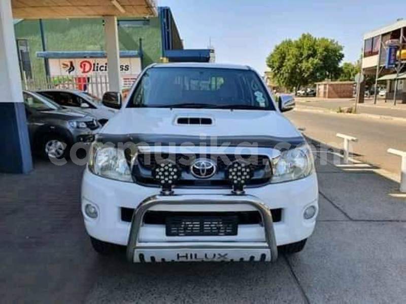 Big with watermark toyota hilux matabeleland south beitbridge 19282