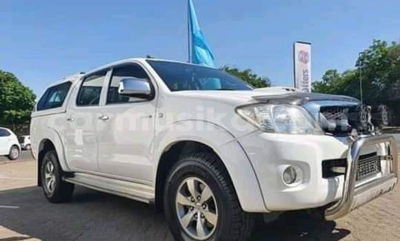 Acheter Occasion Voiture Toyota Hilux Blanc à Beitbridge, Matabeleland South Acheter Occasion Voiture Toyota Hilux Blanc à Beitbridge, Matabeleland South