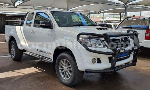 Buy Used Toyota Hilux White Car in Beitbridge in Matabeleland South