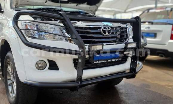 Tenga Tsaru Toyota Hilux Chena Mota in Beitbridge in Matabeleland South Tenga Tsaru Toyota Hilux Chena Mota in Beitbridge in Matabeleland South