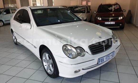 Tenga Tsaru Mercedes‒Benz C–Class Chena Mota in Beitbridge in Matabeleland South Tenga Tsaru Mercedes‒Benz C–Class Chena Mota in Beitbridge in Matabeleland South