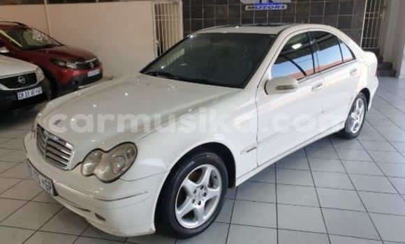 Tenga Tsaru Mercedes‒Benz C–Class Chena Mota in Beitbridge in Matabeleland South Tenga Tsaru Mercedes‒Benz C–Class Chena Mota in Beitbridge in Matabeleland South