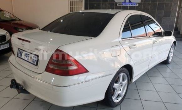 Tenga Tsaru Mercedes‒Benz C–Class Chena Mota in Beitbridge in Matabeleland South Tenga Tsaru Mercedes‒Benz C–Class Chena Mota in Beitbridge in Matabeleland South