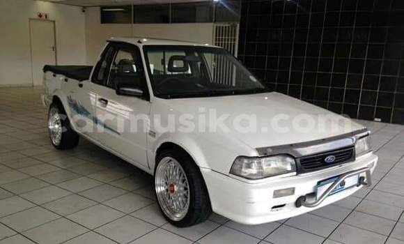 Nunua Ilio tumika Mazda Revue Nyeupe Gari ndani ya Beitbridge nchini Matabeleland Kusini