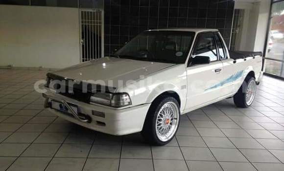 Acheter Occasion Voiture Mazda Revue Blanc à Beitbridge, Matabeleland South Acheter Occasion Voiture Mazda Revue Blanc à Beitbridge, Matabeleland South