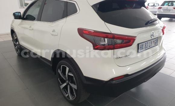 Tenga Tsaru Nissan Qashqai+2 Chena Mota in Beitbridge in Matabeleland South Tenga Tsaru Nissan Qashqai+2 Chena Mota in Beitbridge in Matabeleland South