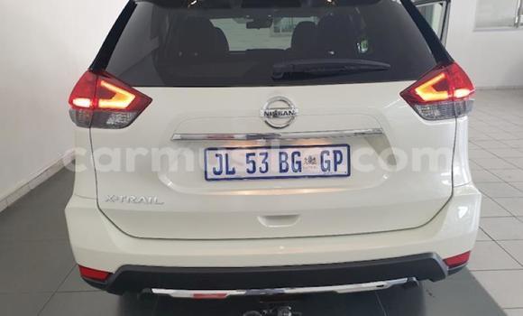 Nunua Ilio tumika Nissan X–Trail Nyeupe Gari ndani ya Beitbridge nchini Matabeleland Kusini Nunua Ilio tumika Nissan X–Trail Nyeupe Gari ndani ya Beitbridge nchini Matabeleland Kusini