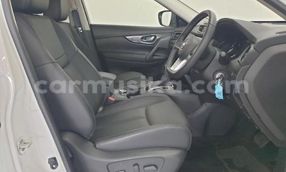 Nunua Ilio tumika Nissan X–Trail Nyeupe Gari ndani ya Beitbridge nchini Matabeleland Kusini Nunua Ilio tumika Nissan X–Trail Nyeupe Gari ndani ya Beitbridge nchini Matabeleland Kusini