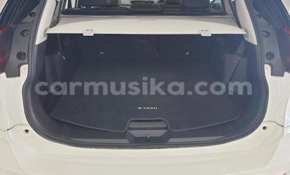 Nunua Ilio tumika Nissan X–Trail Nyeupe Gari ndani ya Beitbridge nchini Matabeleland Kusini Nunua Ilio tumika Nissan X–Trail Nyeupe Gari ndani ya Beitbridge nchini Matabeleland Kusini