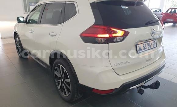 Nunua Ilio tumika Nissan X–Trail Nyeupe Gari ndani ya Beitbridge nchini Matabeleland Kusini Nunua Ilio tumika Nissan X–Trail Nyeupe Gari ndani ya Beitbridge nchini Matabeleland Kusini