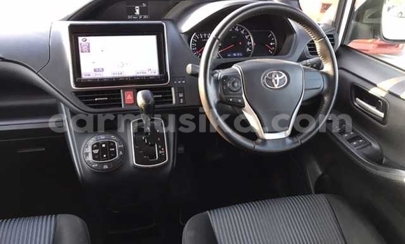 Tenga Tsaru Toyota Voxy Chena Mota in Beitbridge in Matabeleland South Tenga Tsaru Toyota Voxy Chena Mota in Beitbridge in Matabeleland South