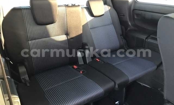 Tenga Tsaru Toyota Voxy Chena Mota in Beitbridge in Matabeleland South Tenga Tsaru Toyota Voxy Chena Mota in Beitbridge in Matabeleland South